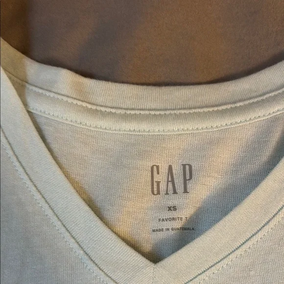GAP Classic Light Blue V-Neck Tee - Picture 2 of 3